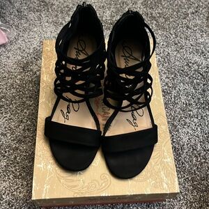 Black Sandals. Size 6. American bag.